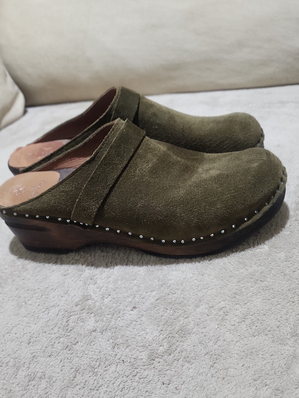 Troentorp Da Vinci Dark Green Suede Clogs